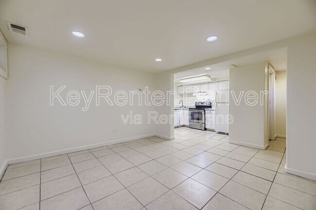 Foto del edificio - 2513 S Broadway