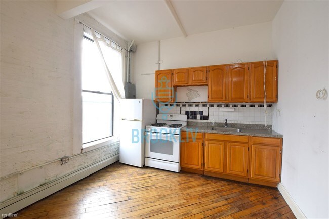 Building Photo - 1 br, 1 bath Apartment - 111 N 3rd St 3B