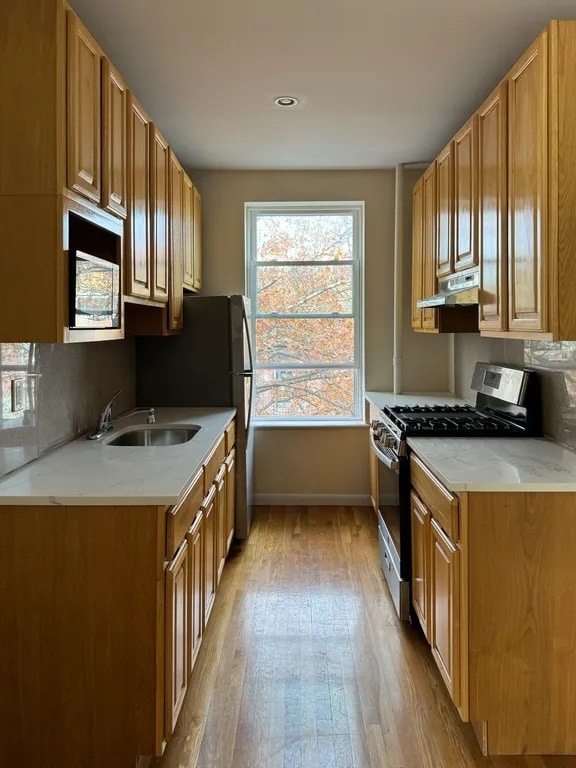 Building Photo - 2415 27th St