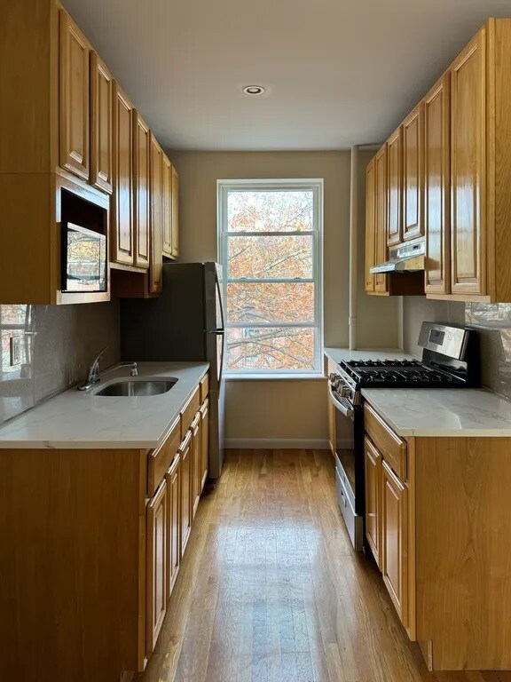 Foto del edificio - 2415 27th St