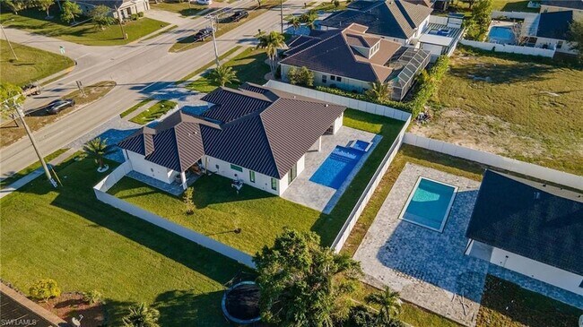 Foto del edificio - 4016 Chiquita Blvd S