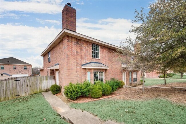 Building Photo - 1942 High Meadow Dr