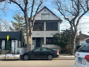 Building Photo - 5825 N Rogers Ave