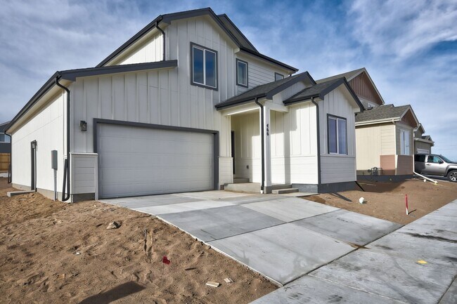 Building Photo - New 4 Bed 3 Bath 3 Car Oversized Garage Mi...