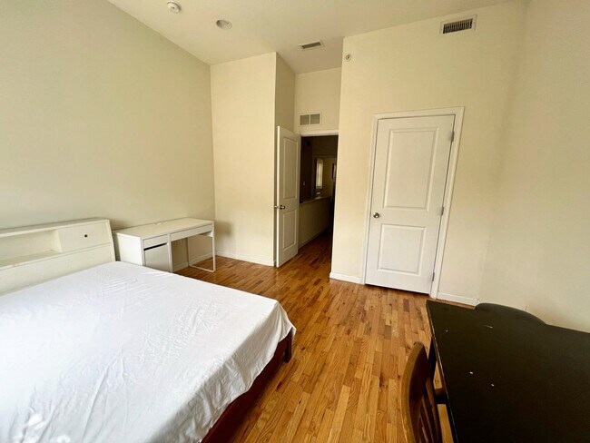 Foto del edificio - 425 N Holly St