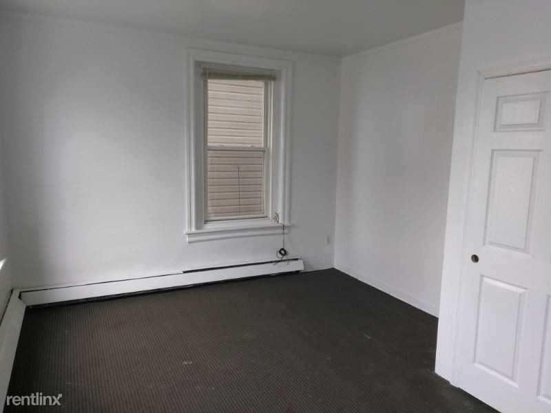 Primary Photo - 1 br, 1 bath Apartment - 740 E 4th St