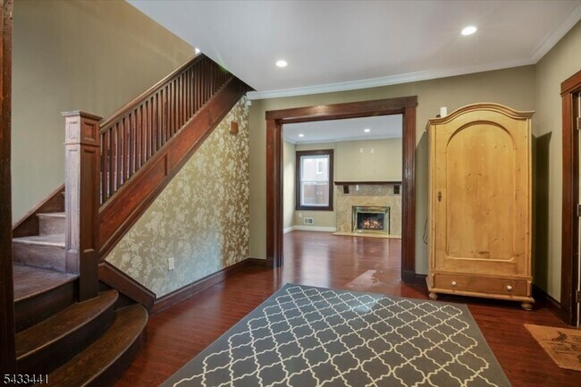 Building Photo - 28 Hazelwood Rd