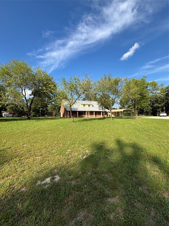 Building Photo - 8049 Forest Hills Dr
