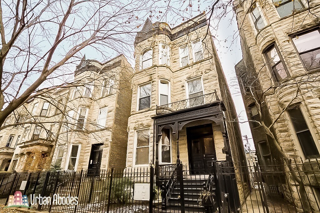 Primary Photo - 930 W Newport Ave