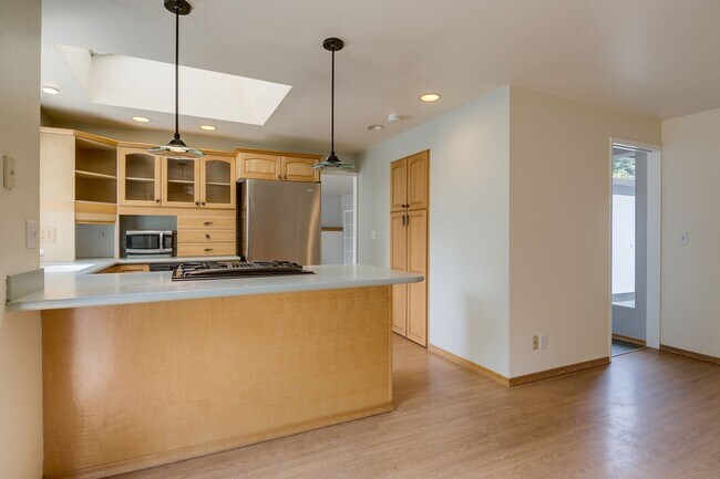 Building Photo - Charming Bellevue home in Woodridge neighb...