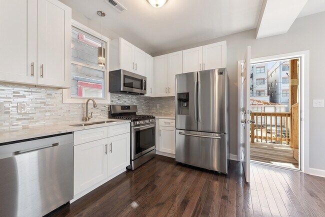 Foto del edificio - 1733 N Artesian Ave