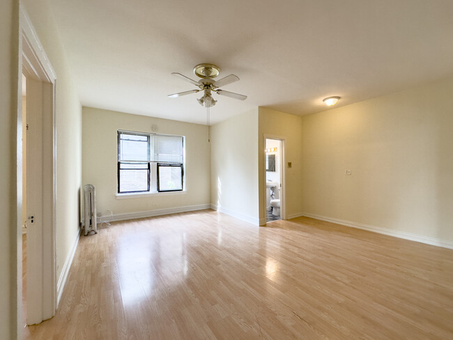 Foto del edificio - 4854 N Damen Ave