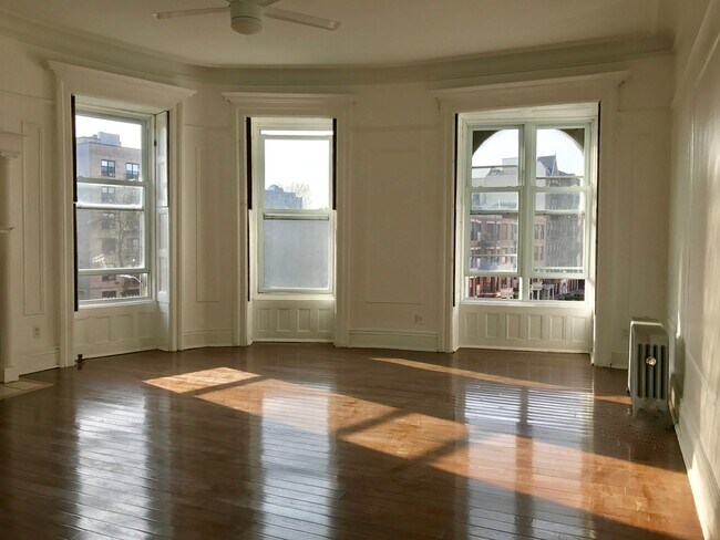 Southern exposure with natural light - 1223 Pacific St