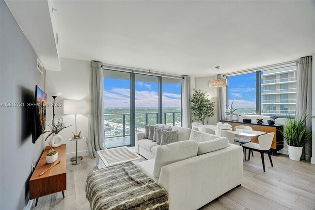 Foto del edificio - 121 NE 34th St