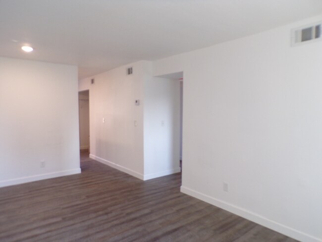 Foto del edificio - 807 S Morrison Ave