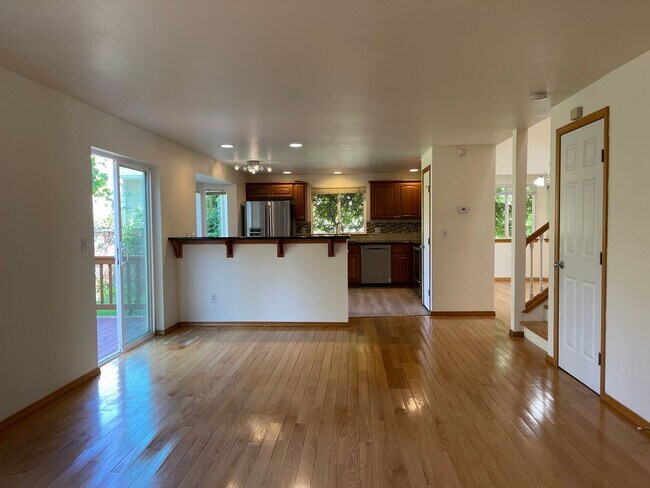 Foto del edificio - CLICK "REQUEST A TOUR" NOW!