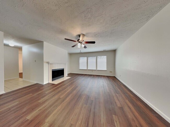 Foto del edificio - 19315 Bristlestar Dr