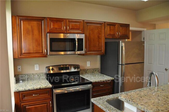 Building Photo - 112 W 39th St