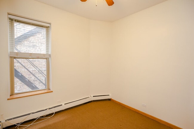 Building Photo - 6219 S Kenwood Ave