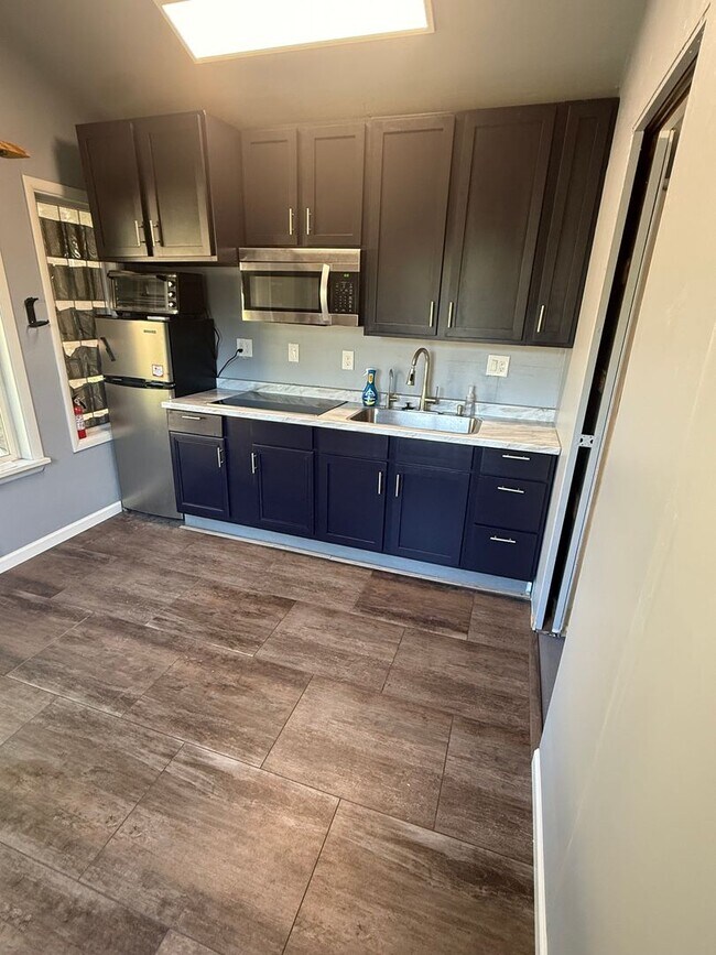 Foto del edificio - Cute Studio Apartment w/in walking distanc...
