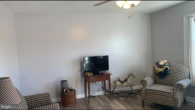 Foto del edificio - 1126 Wadewood Ct