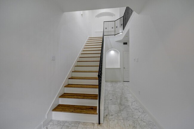 Foto del edificio - 5609 Lacy St