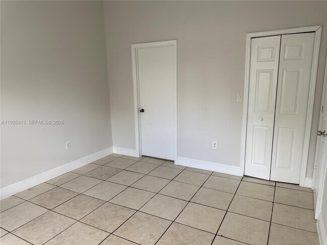 Foto del edificio - 2920 SE 13th Rd