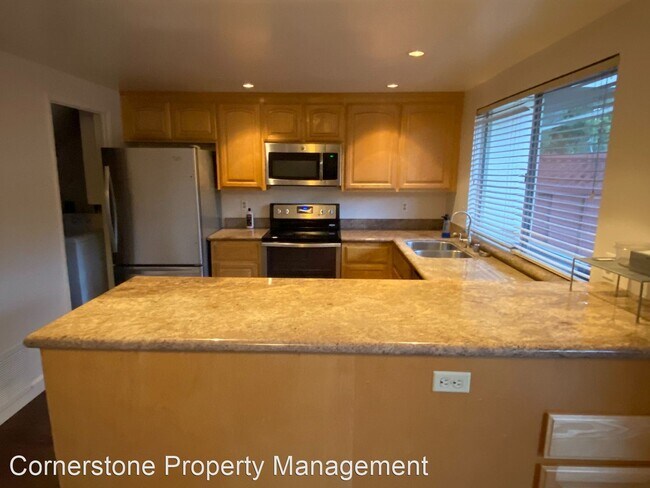 Building Photo - 3 br, 2.5 bath House - 1034 Polk Ln