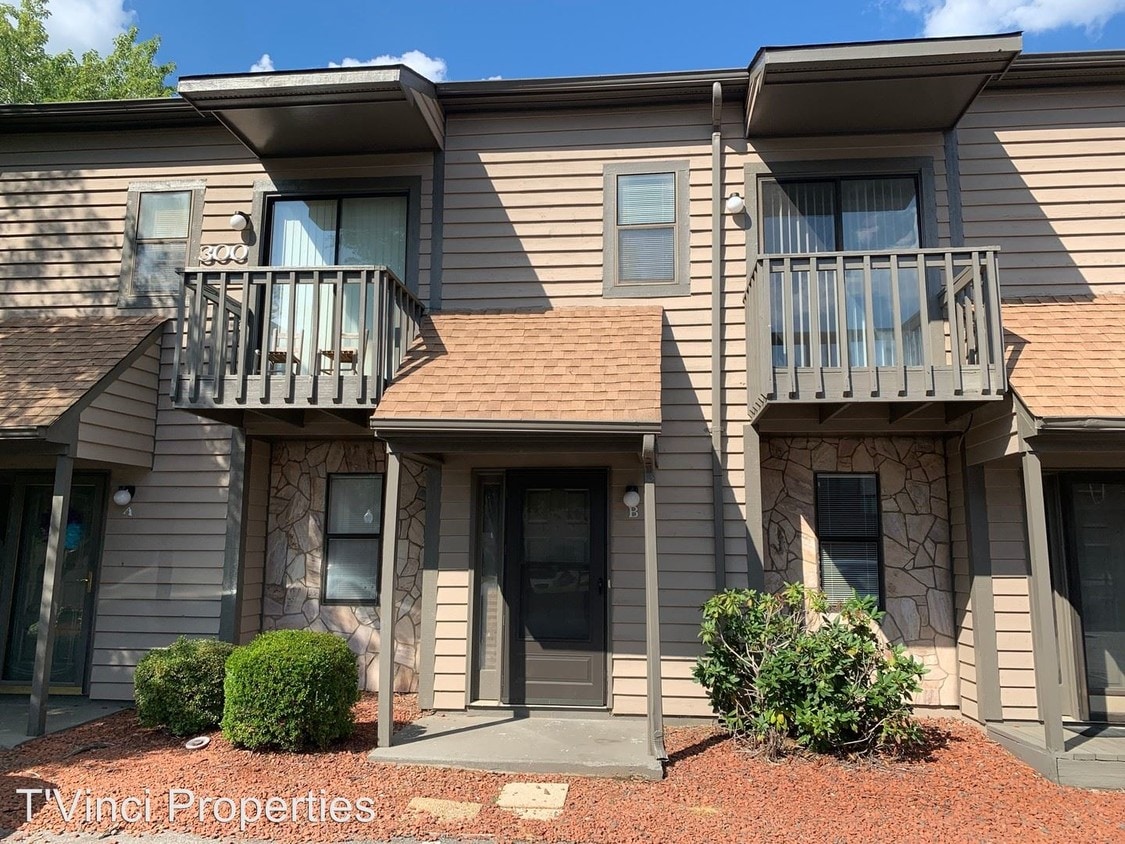 Primary Photo - 300 Vista Cir