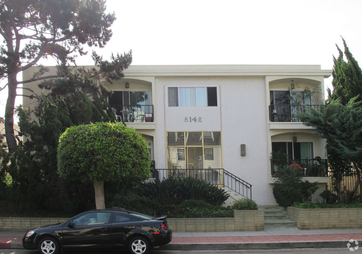 Foto del edificio - 8142 Redlands St