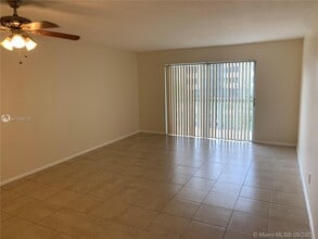 Building Photo - 15225 NE 6th Ave