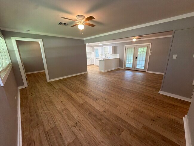 Foto del edificio - 1610 Dudley Ln