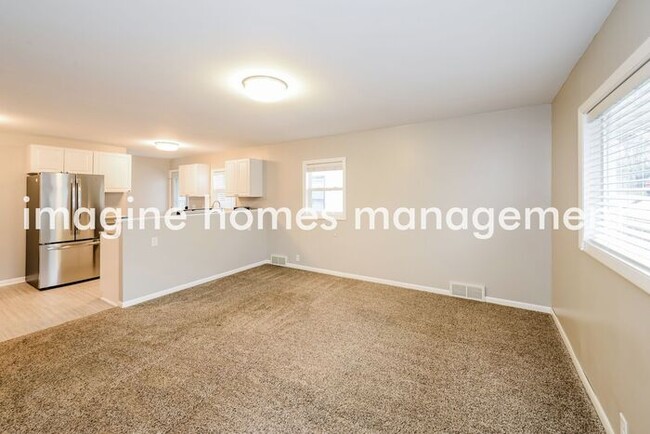 Building Photo - Charming 3 Bedroom Duplex Unit in Robbinsdale