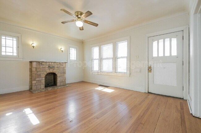 Building Photo - 1442 Perry St