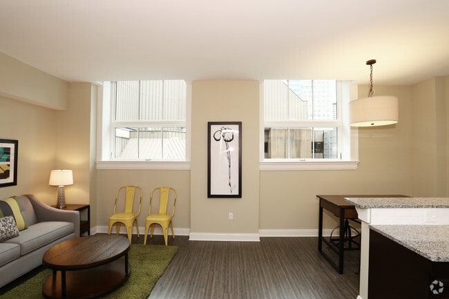 Interior Photo - The Grand on Ann Uccello