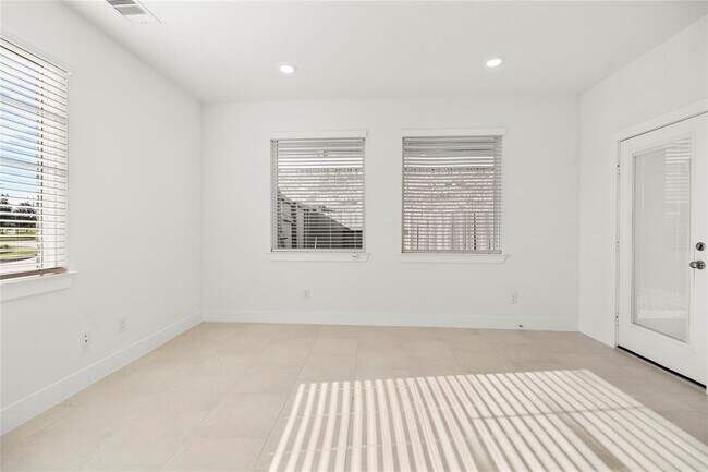 Building Photo - 7619 Chinkapin Grv Ln