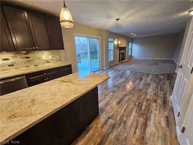 Building Photo - 687 Brookside Ln