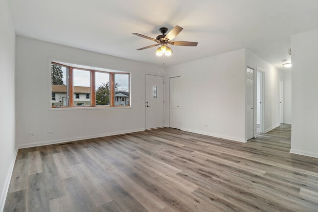 Building Photo - 1180 Larkdale Row