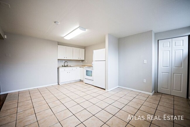 Foto del edificio - Affordable 2 Bed and 1 Bath! Newer Floorin...