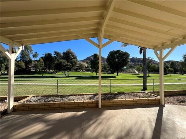 Foto del edificio - Peaceful Golf Course Living in a 55+ Community