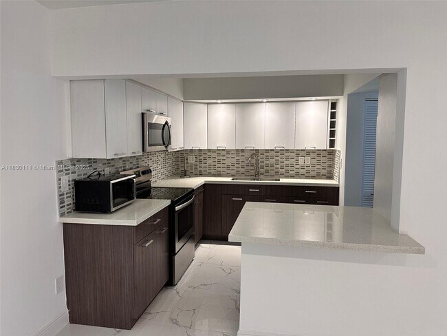 Foto del edificio - 6951 W 17th Ct
