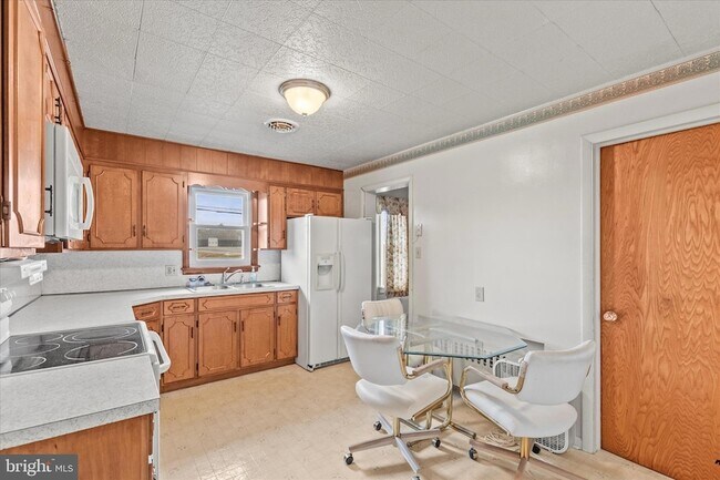 Foto del edificio - 1055 S Main St