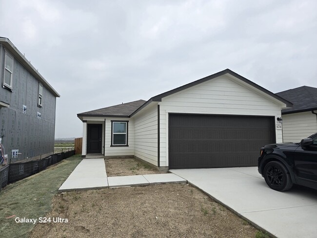 Foto del edificio - 4234 Harper Lee Ln