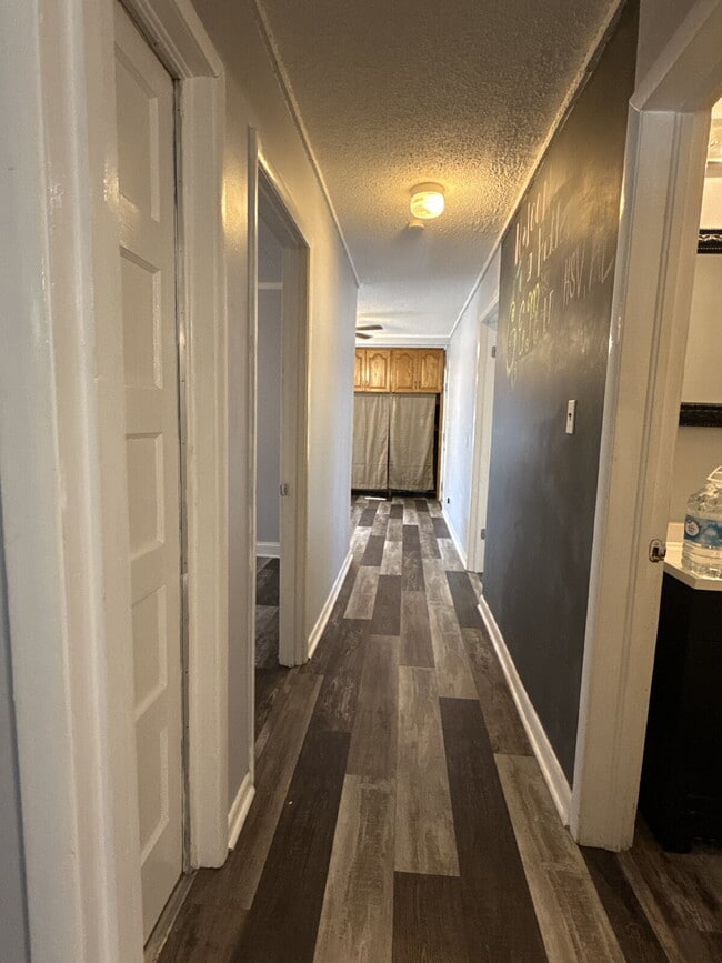 Foto del edificio - "Cozy 3-Bed, 2-Bath Gem on Cypress Avenue with 1375 Sq Ft of Space in Huntsville!"