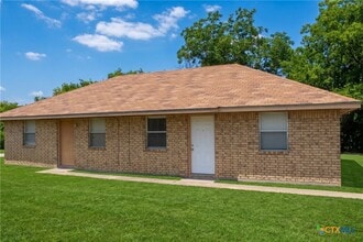 Building Photo - 208 Gibson St