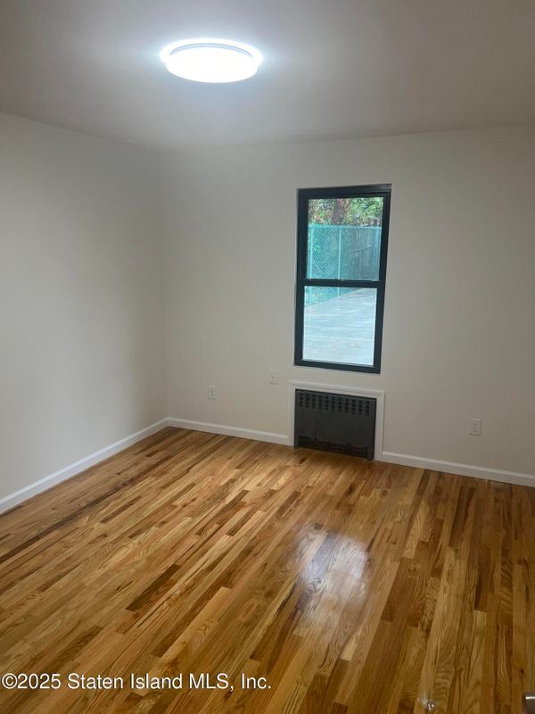 Foto del edificio - 46 Laurel Ave