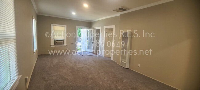Foto del edificio - Updated 2 Bedroom 1 Bathroom, New Paint an...