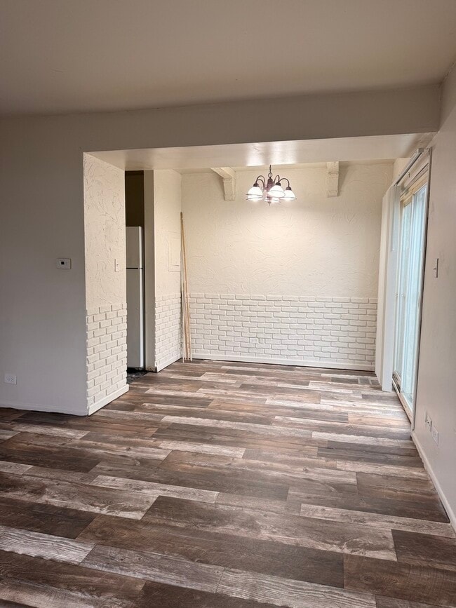 Foto del edificio - 5563 Allemong Dr