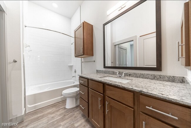 Building Photo - 1 br, 1 bath Flat - 995 W Bethany Dr