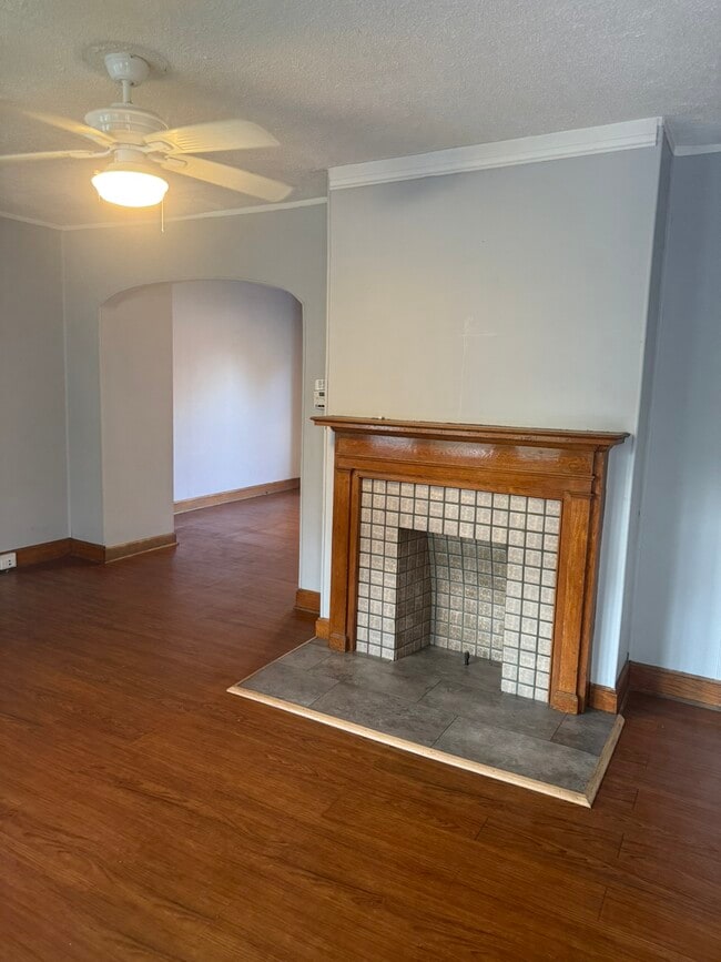 Foto del edificio - 806 E Deshler Ave